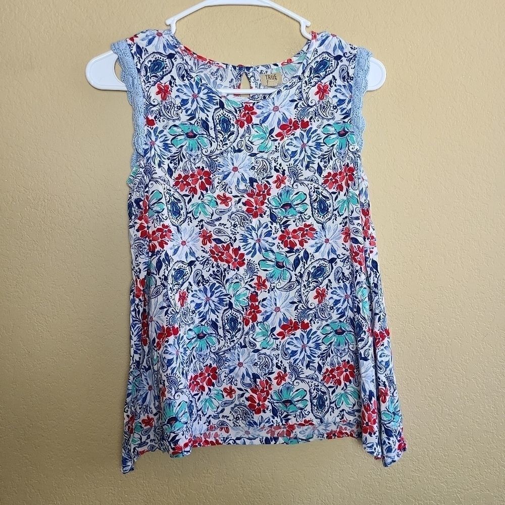 True
Craft Sleeveless Floral Top 
